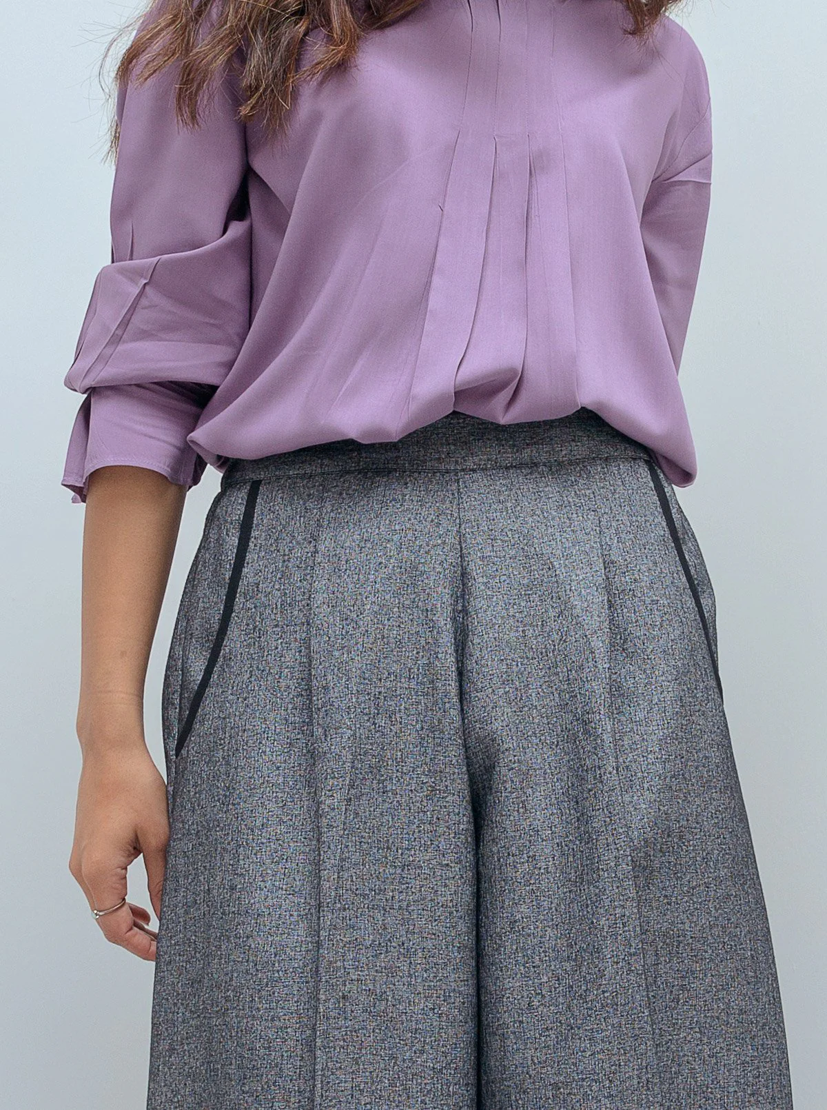 LILAC FLOWY PLEATED BLOUSE - Image 4