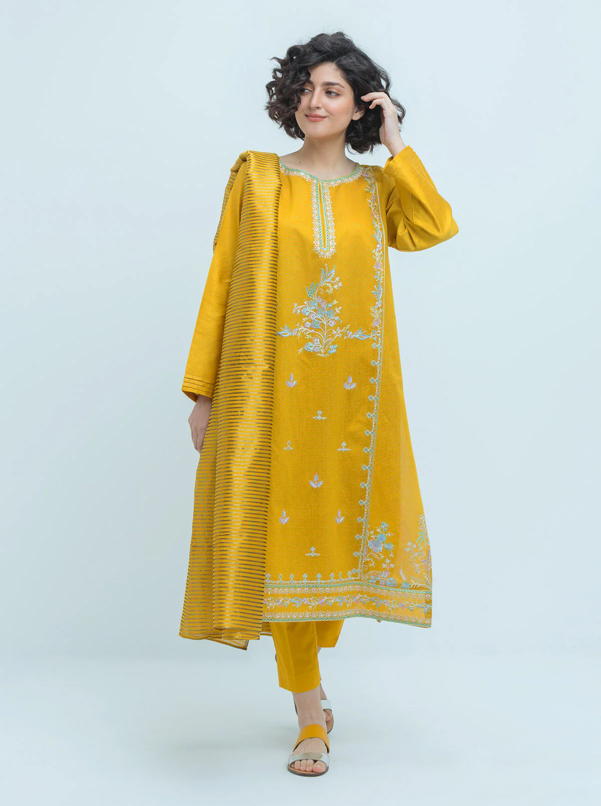 EMBROIDERED SHIRT WITH DUPATTA - Image 4