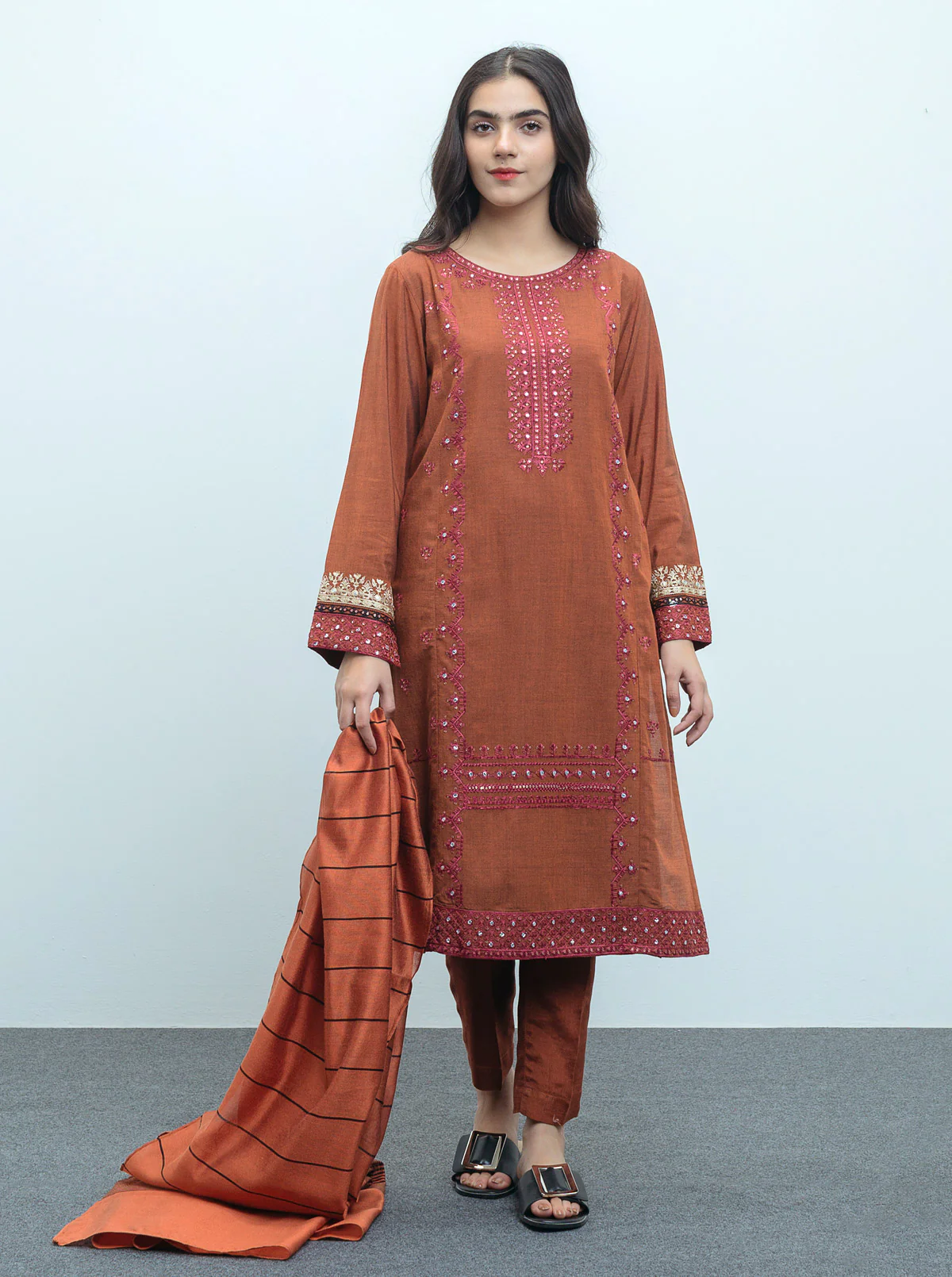 EMBROIDERED SHIRT WITH DUPATTA - Image 3
