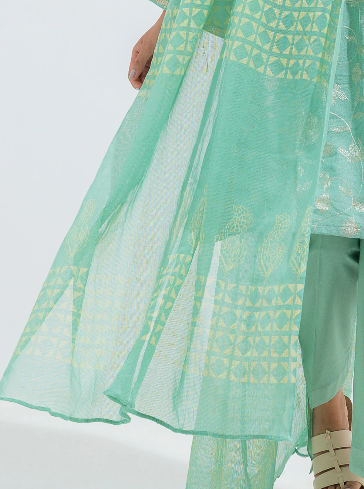 EMBROIDERED SHIRT WITH DUPATTA - Image 3