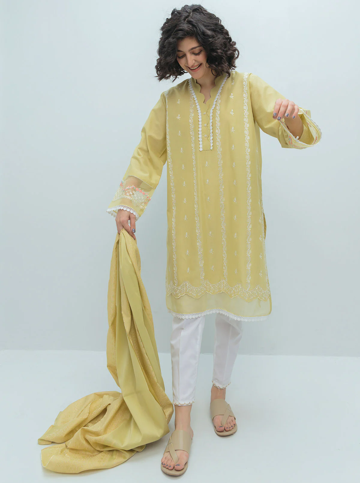 EMBROIDERED SHIRT WITH DUPATTA - Image 4