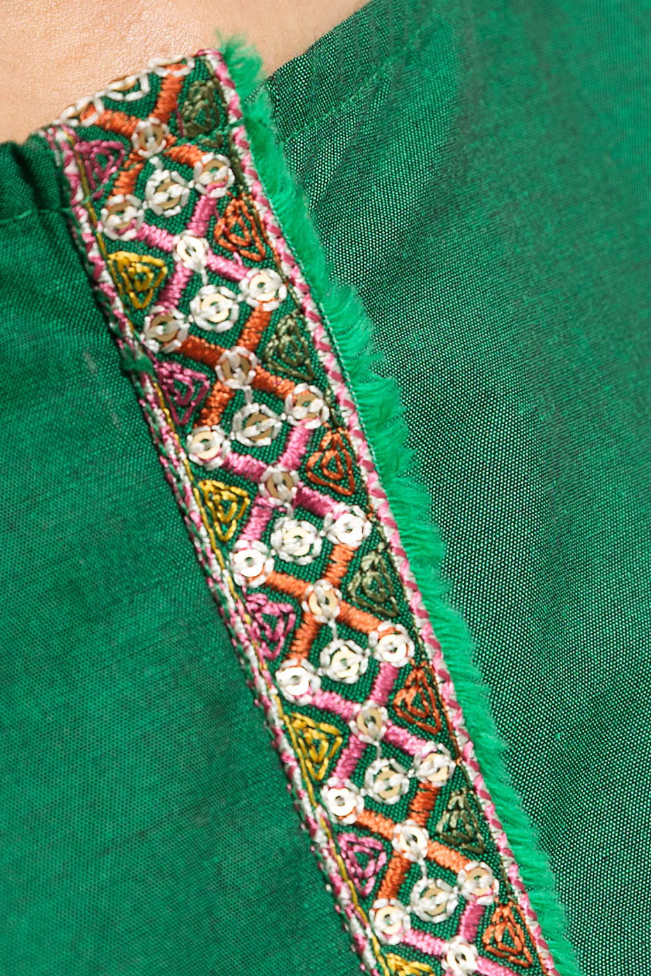 EMBROIDERED CHAMBRAY SHIRT (PRET) - Image 3