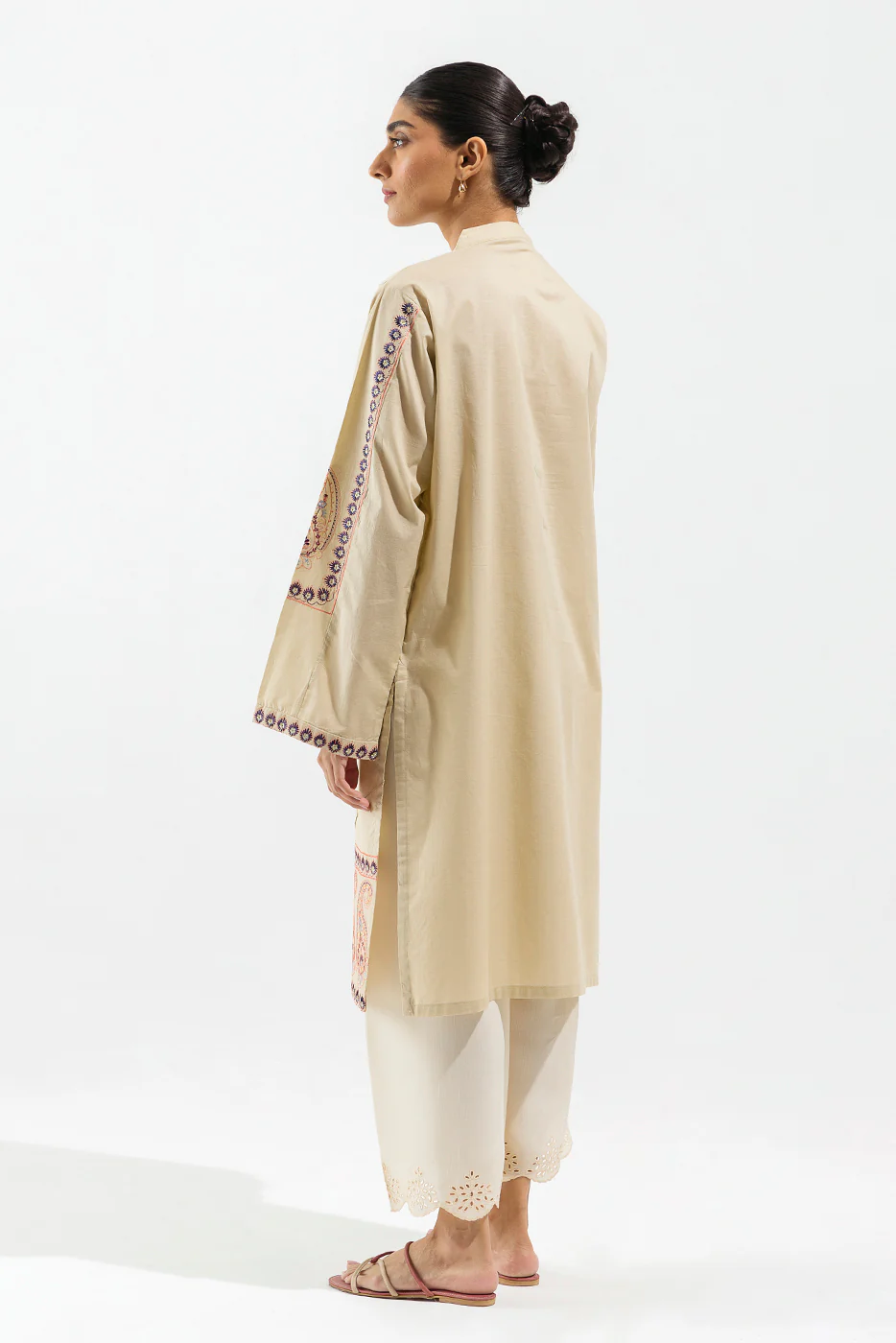 EMBROIDERED LAWN SHIRT (PRET) - Image 4