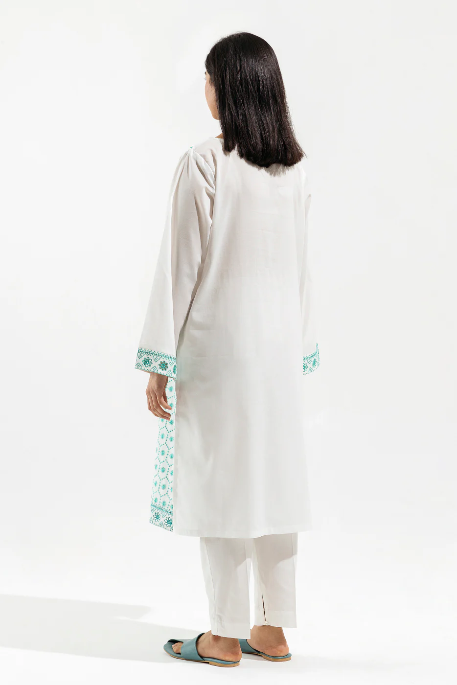 EMBROIDERED LAWN SHIRT (PRET) - Image 3