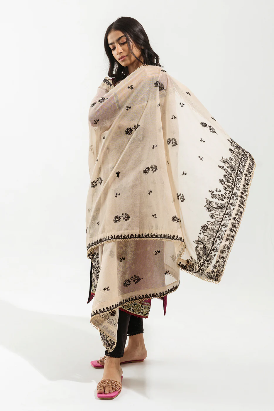 EMBROIDERED DUPATTA