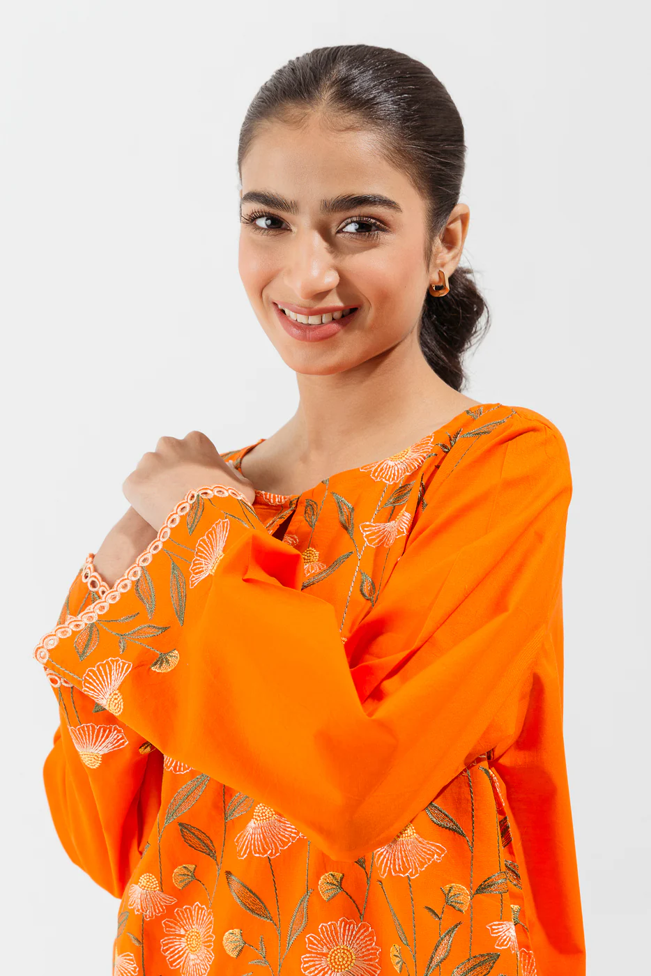 2 PIECE EMBROIDERED LAWN SUIT (PRET) - Image 2