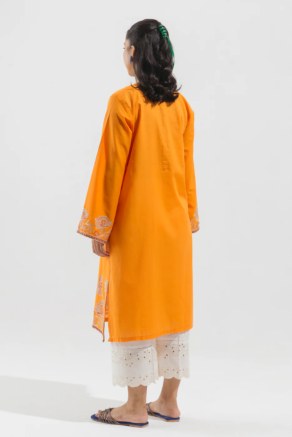 EMBROIDERED LAWN SHIRT (PRET) - Image 4