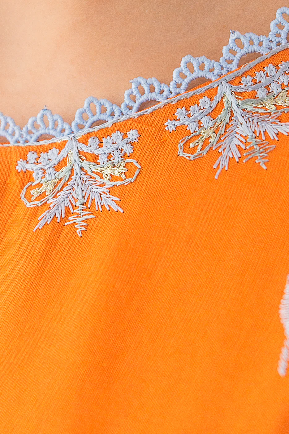 EMBROIDERED LAWN SHIRT (PRET) - Image 3