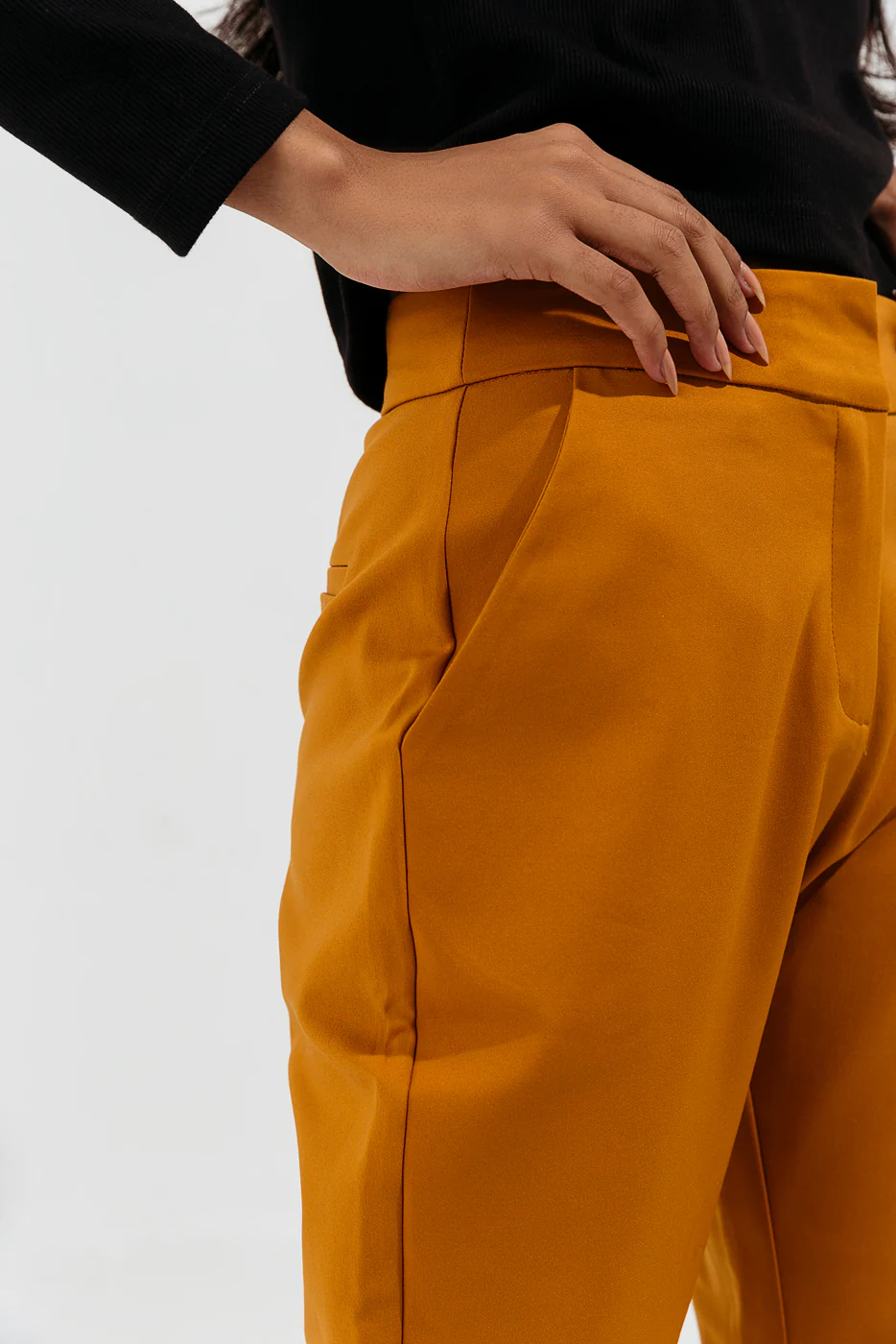 OCHRE CROPPED PANTS - Image 4