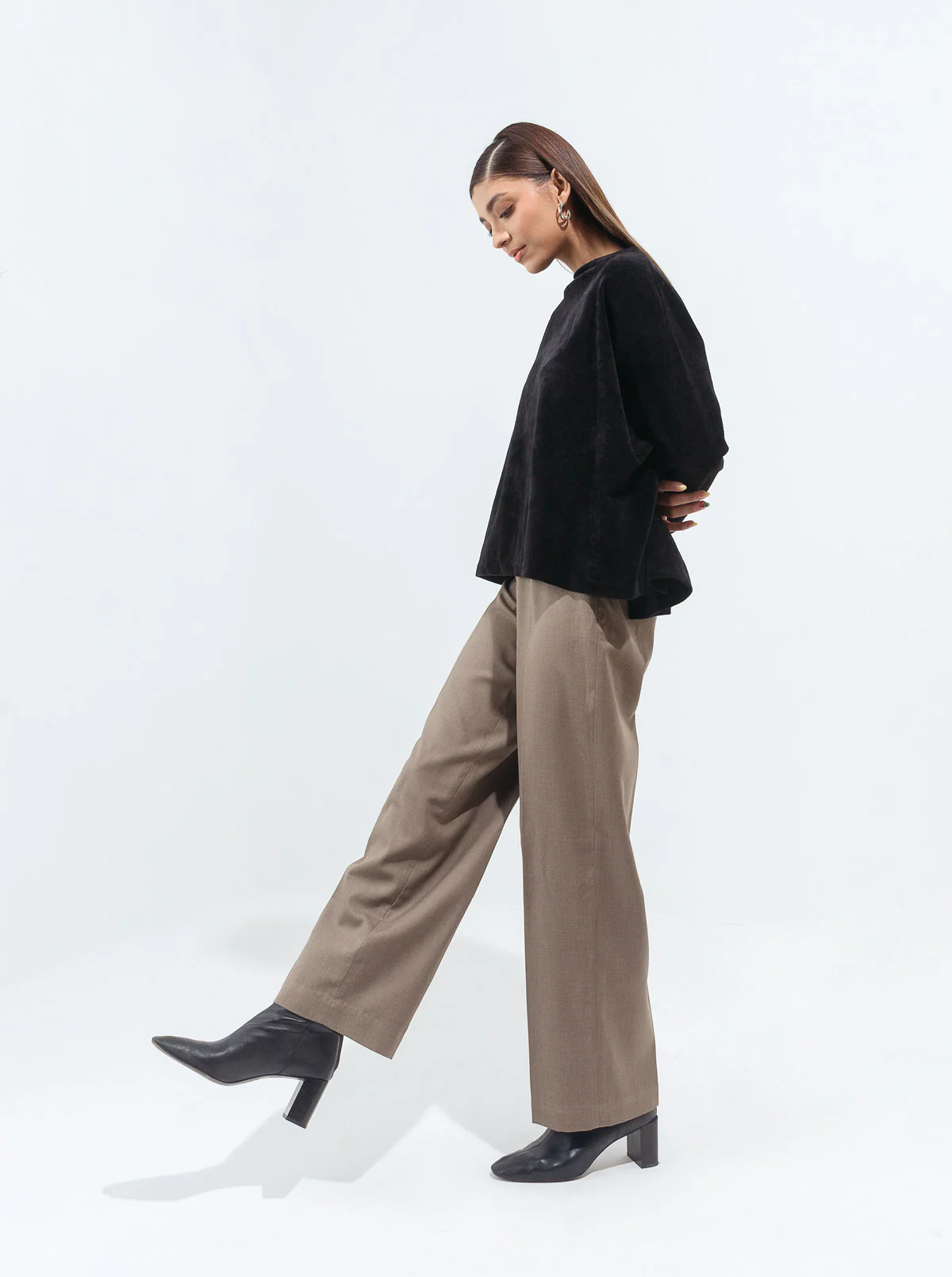 BLACK VELOUR BOXY TOP - Image 2