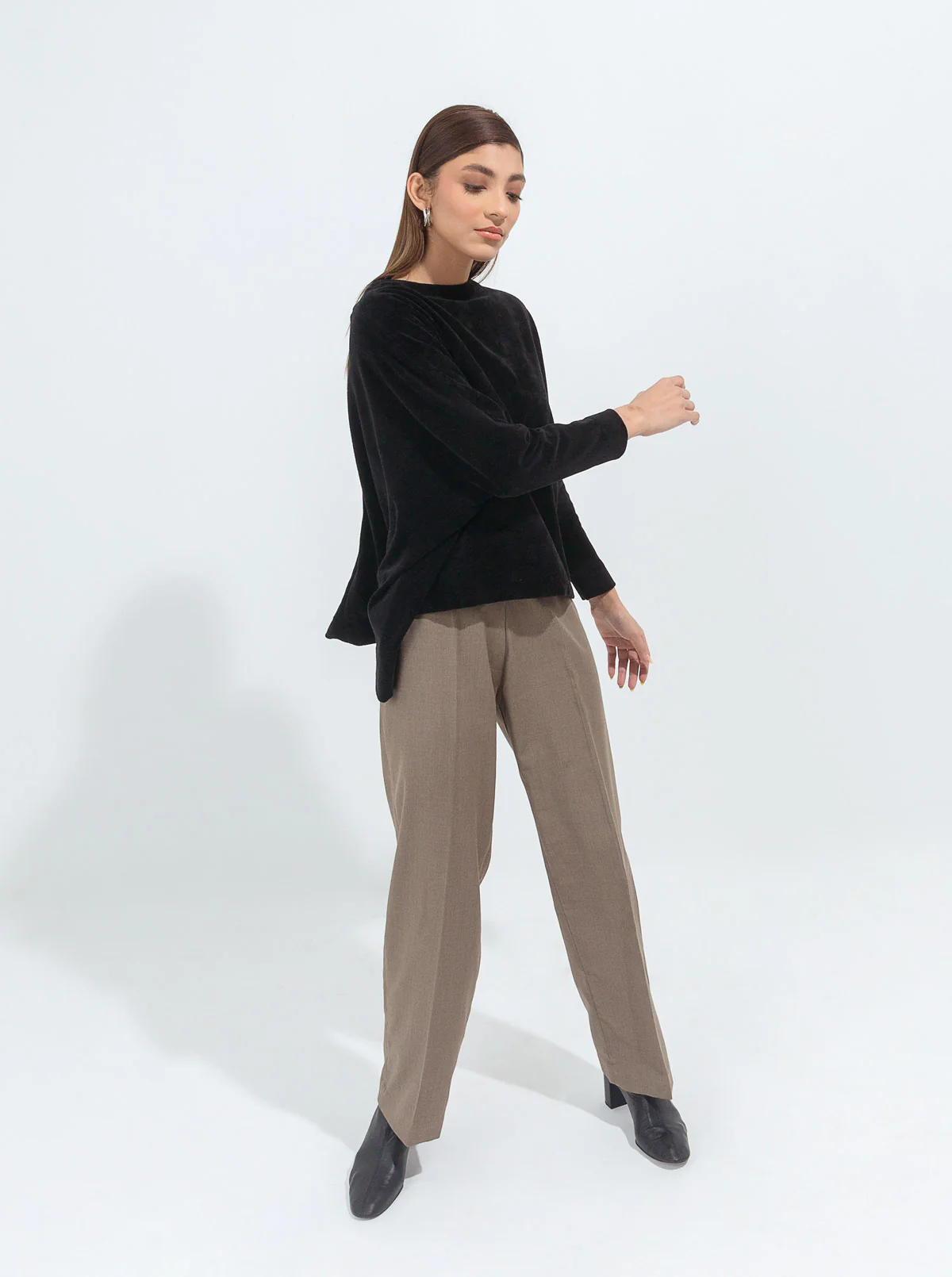BLACK VELOUR BOXY TOP - Image 3