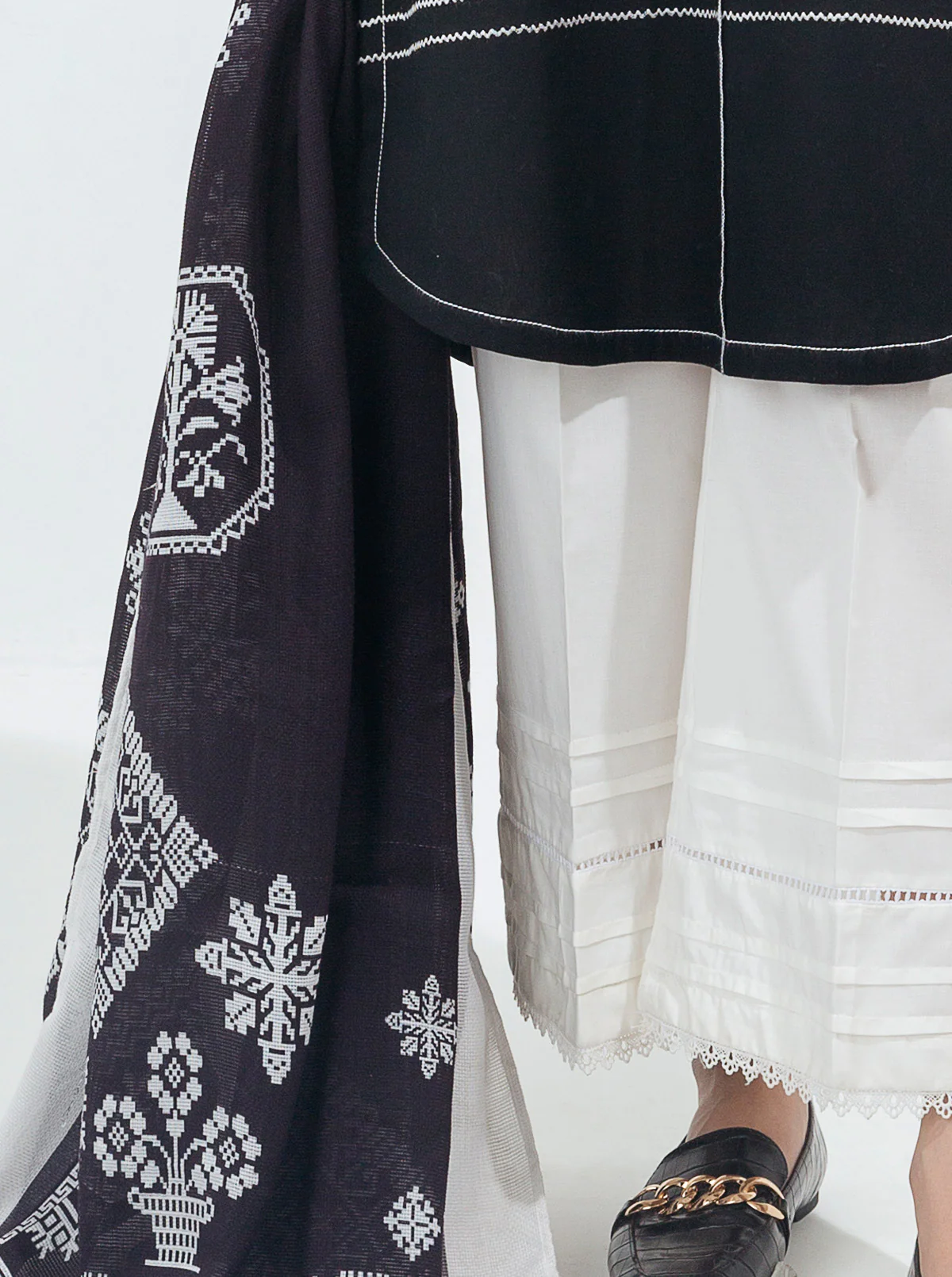 BASIC SHIRT WITH STOLE - Image 2