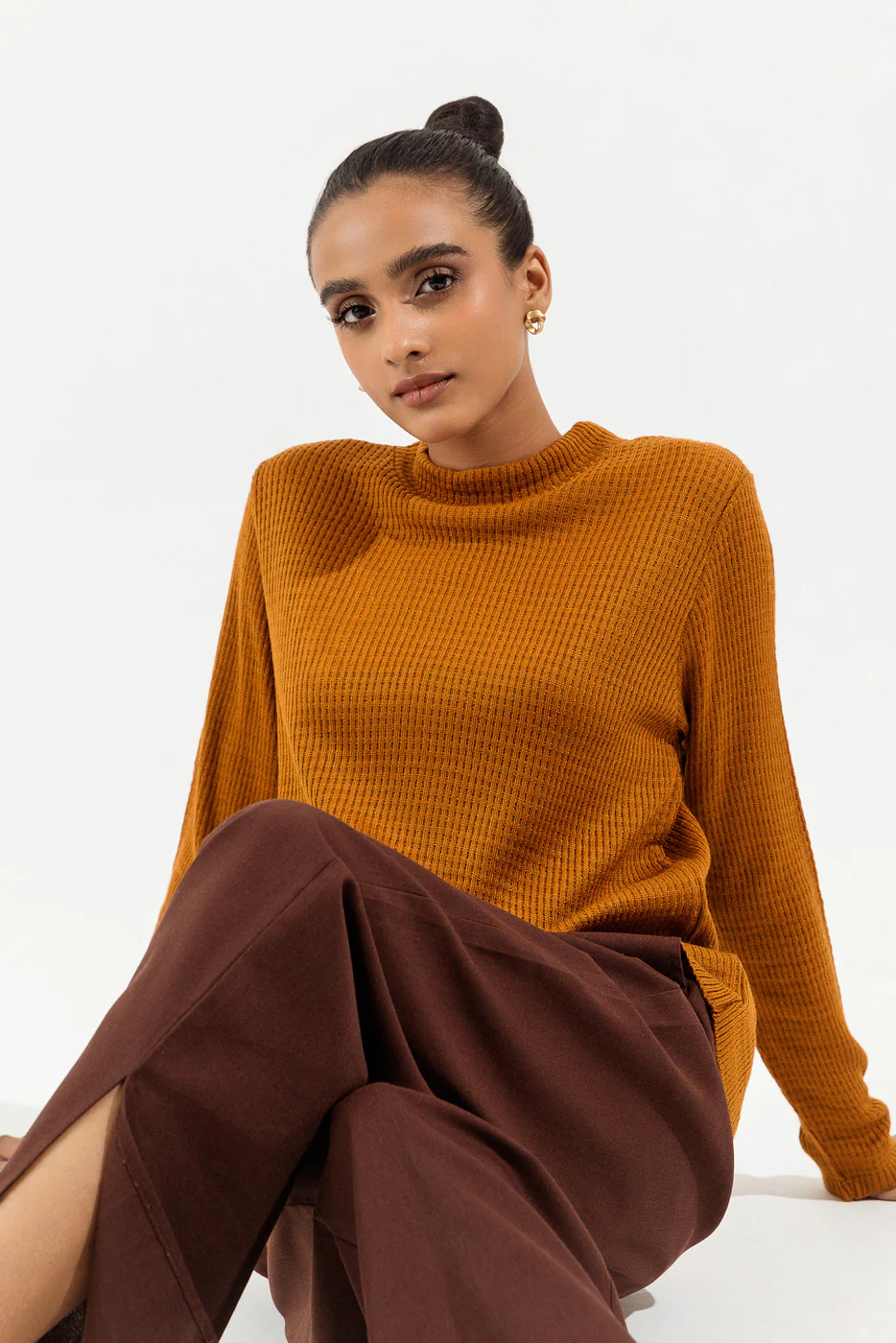 OCHRE FINE KNIT SWEATER - Image 2