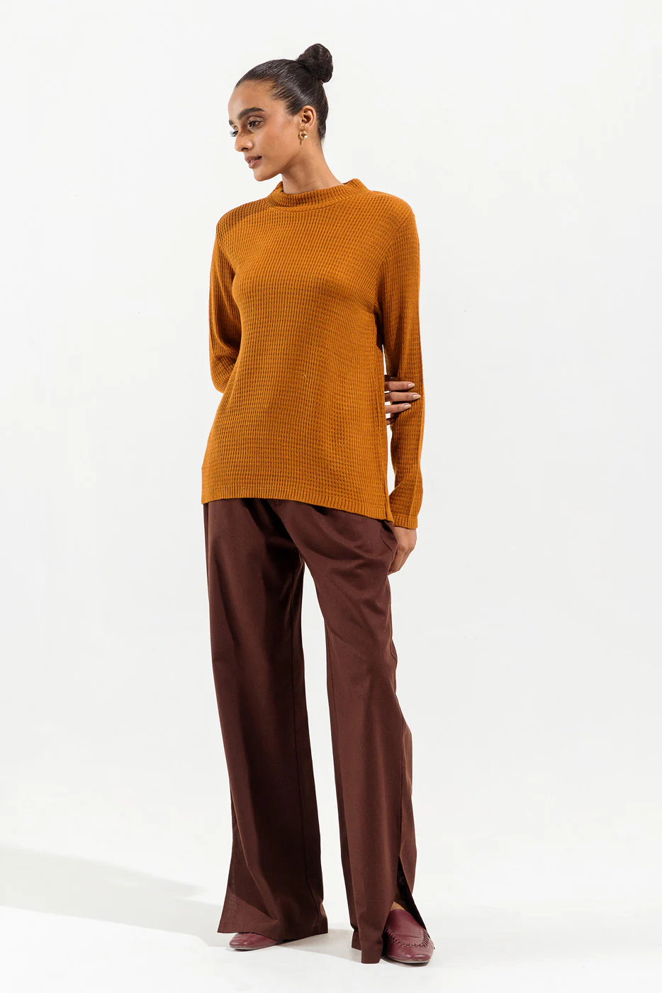 OCHRE FINE KNIT SWEATER - Image 4