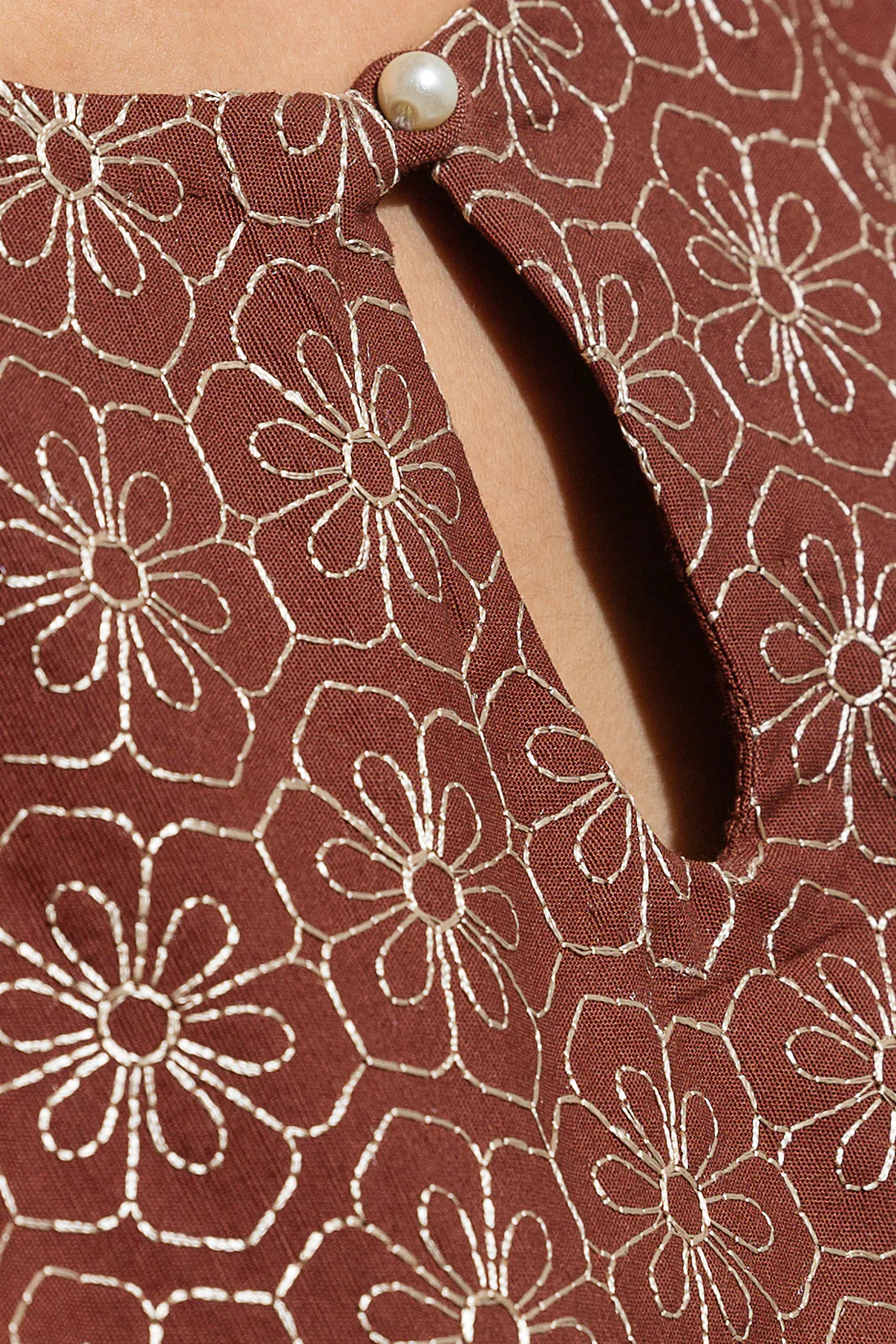 EMBROIDERED KHADDAR SHIRT (PRET) - Image 3