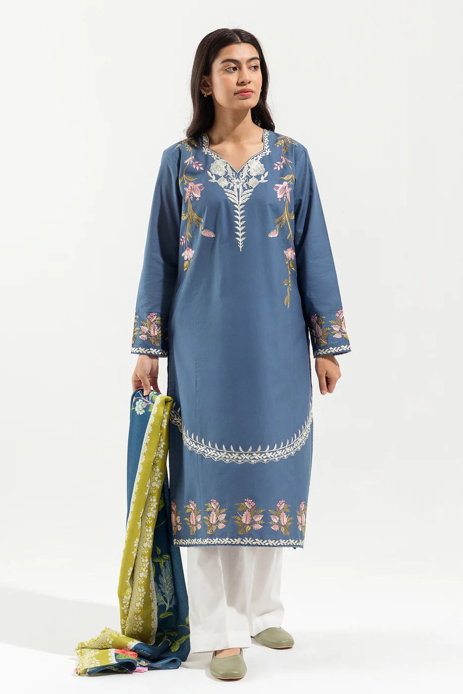 2 PIECE EMBROIDERED KHADDAR SUIT (PRET) - Image 4