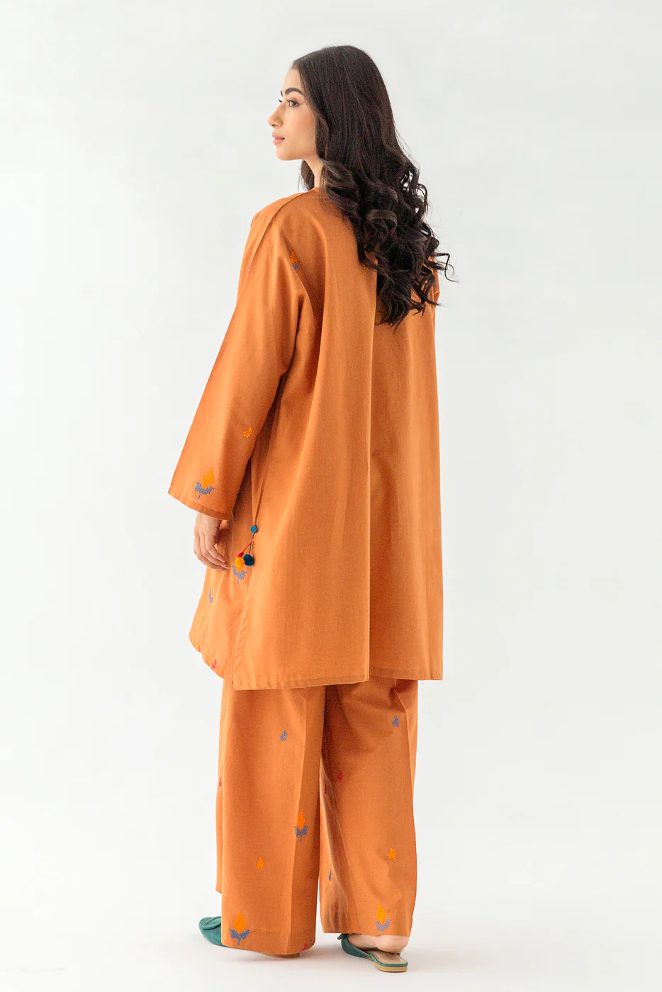2 PIECE EMBROIDERED YARN DYED SUIT (PRET) - Image 2