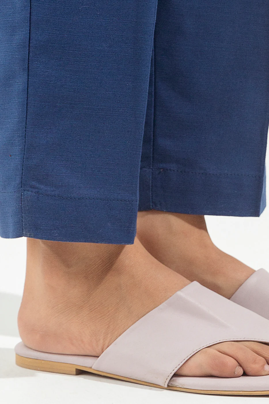 BASIC STRAIGHT PANTS - Image 2