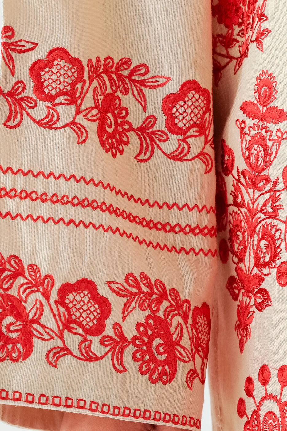 EMBROIDERED SLUB KHADDAR SHIRT (PRET) - Image 4