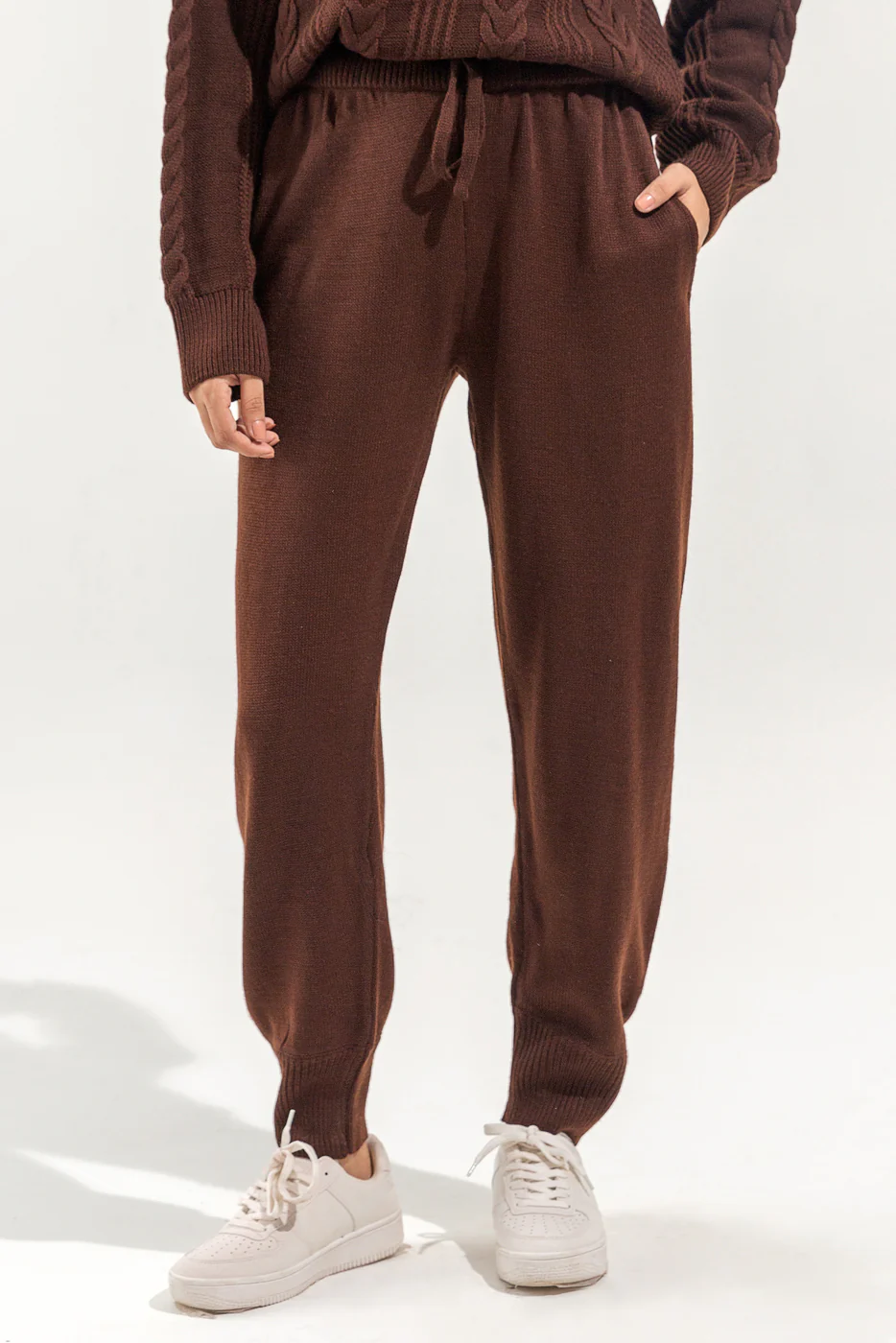 KNITTED JOGGER PANTS - Image 3