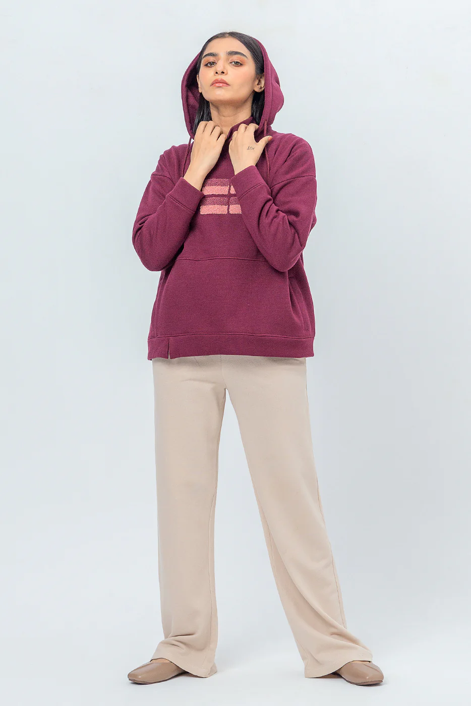 EMBROIDERED HOODIE WITH NECK DETAIL - Image 3