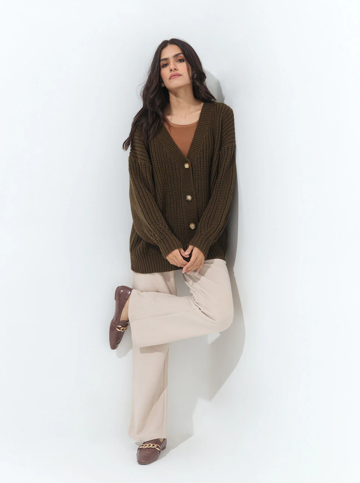 OLIVE OVERSIZED V-NECK CARDIGAN - Image 3