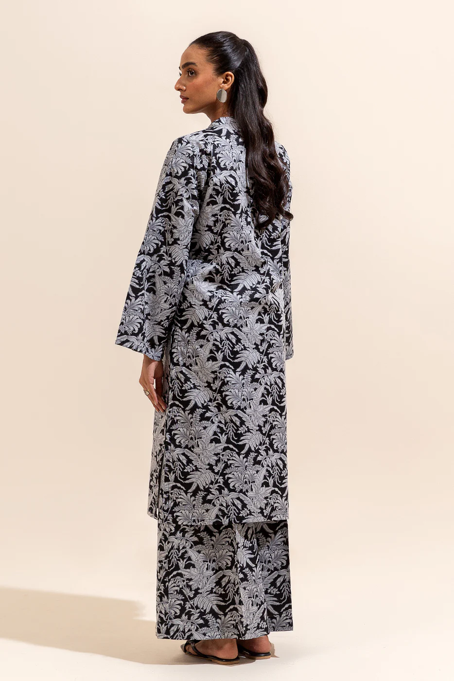 2 PIECE PRINTED LAWN SUIT-CHINTZ ERA (UNSTITCHED) - Image 3