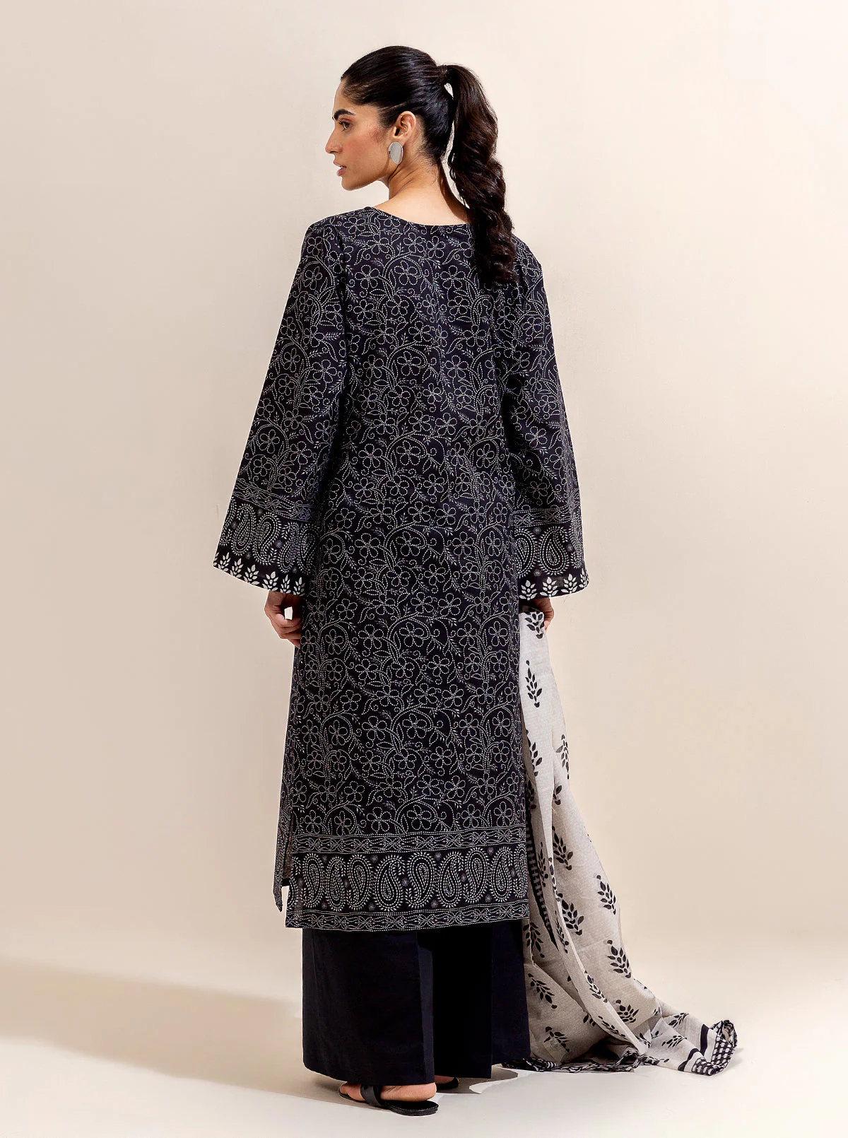 3 PIECE PRINTED LAWN-MYSTERY STITCH (UNSTITCHED) - Image 6