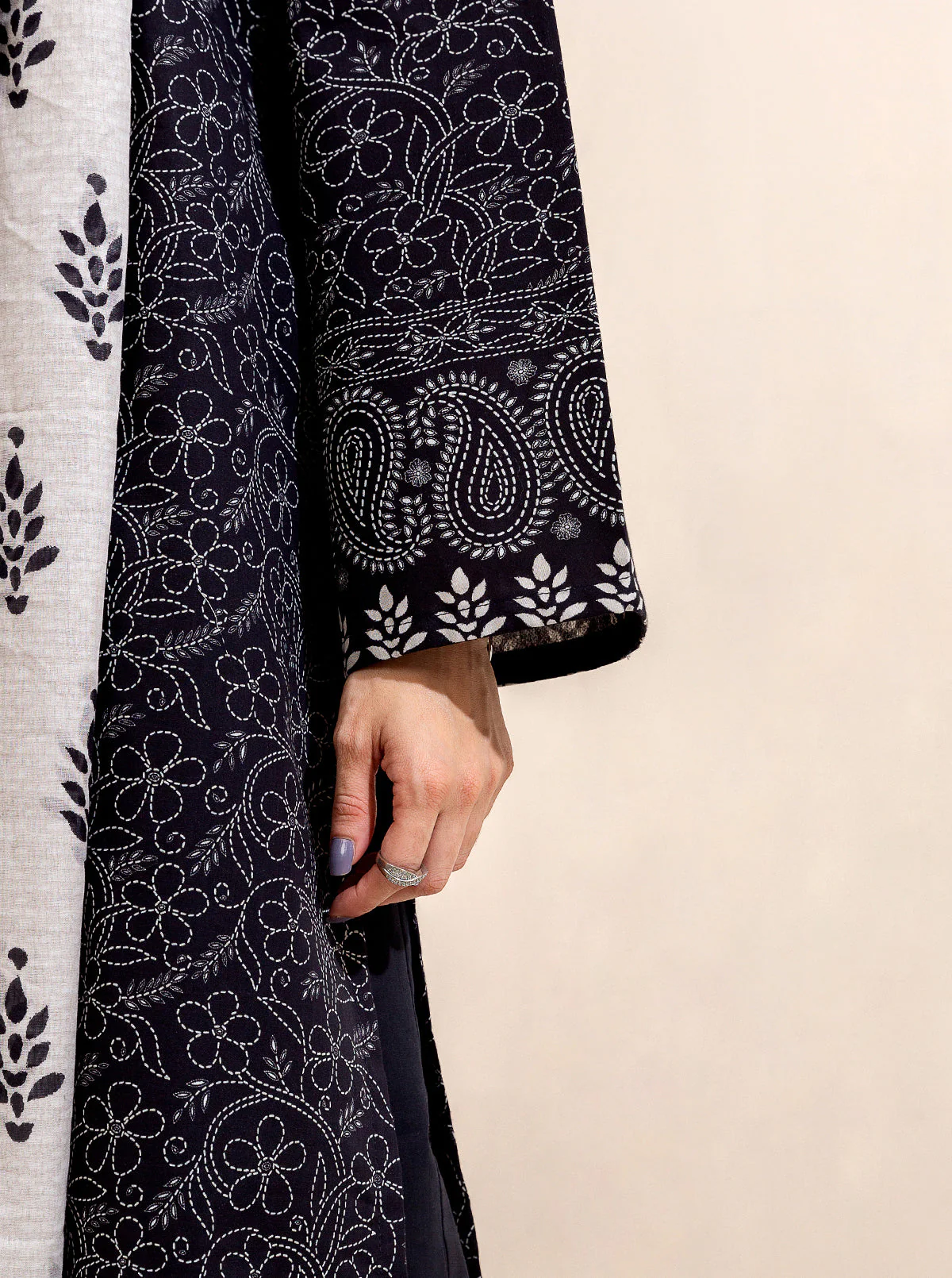 3 PIECE PRINTED LAWN-MYSTERY STITCH (UNSTITCHED) - Image 8