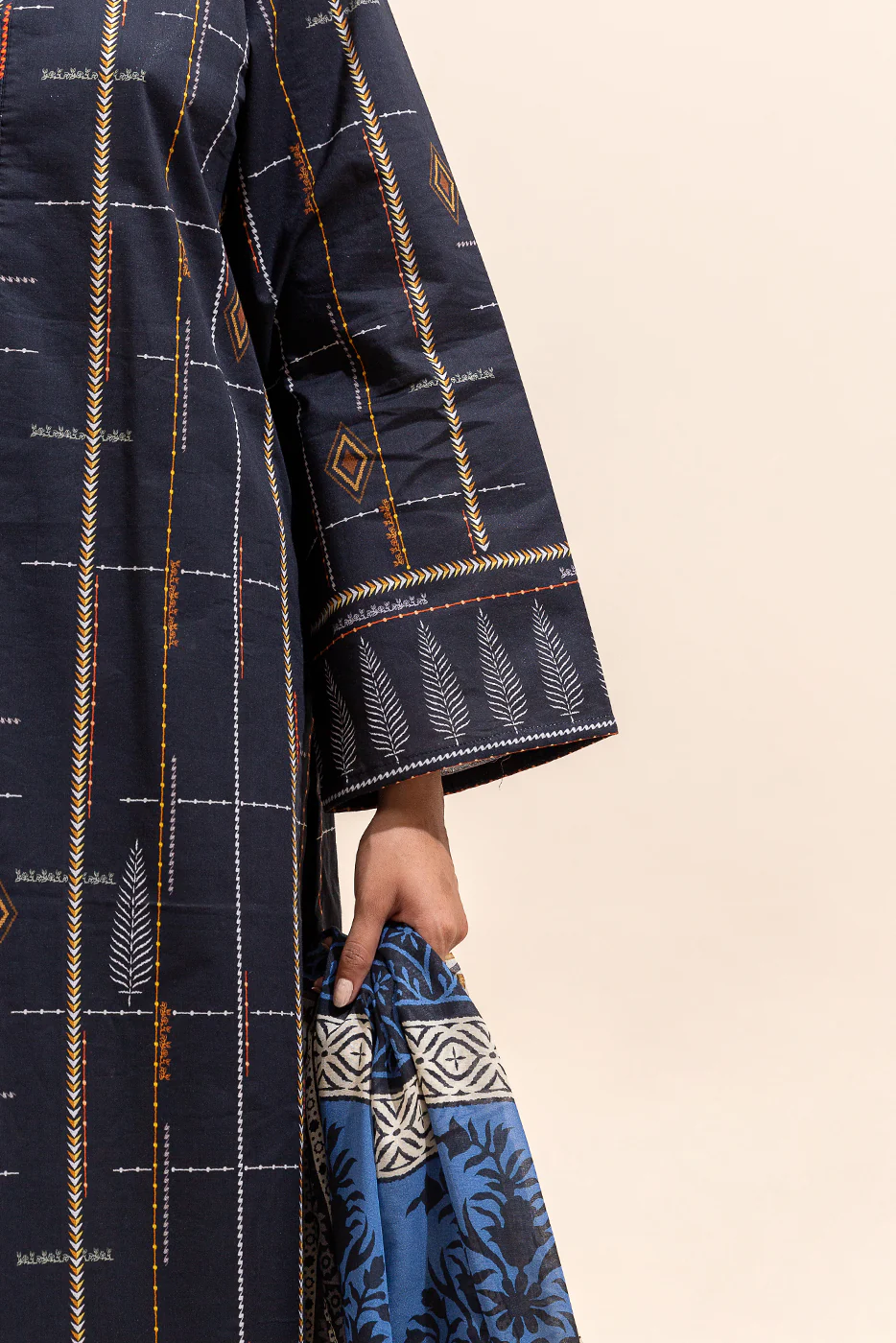 3 PIECE PRINTED LAWN SUIT-NEBULOUS LINES (UNSTITCHED) - Image 2