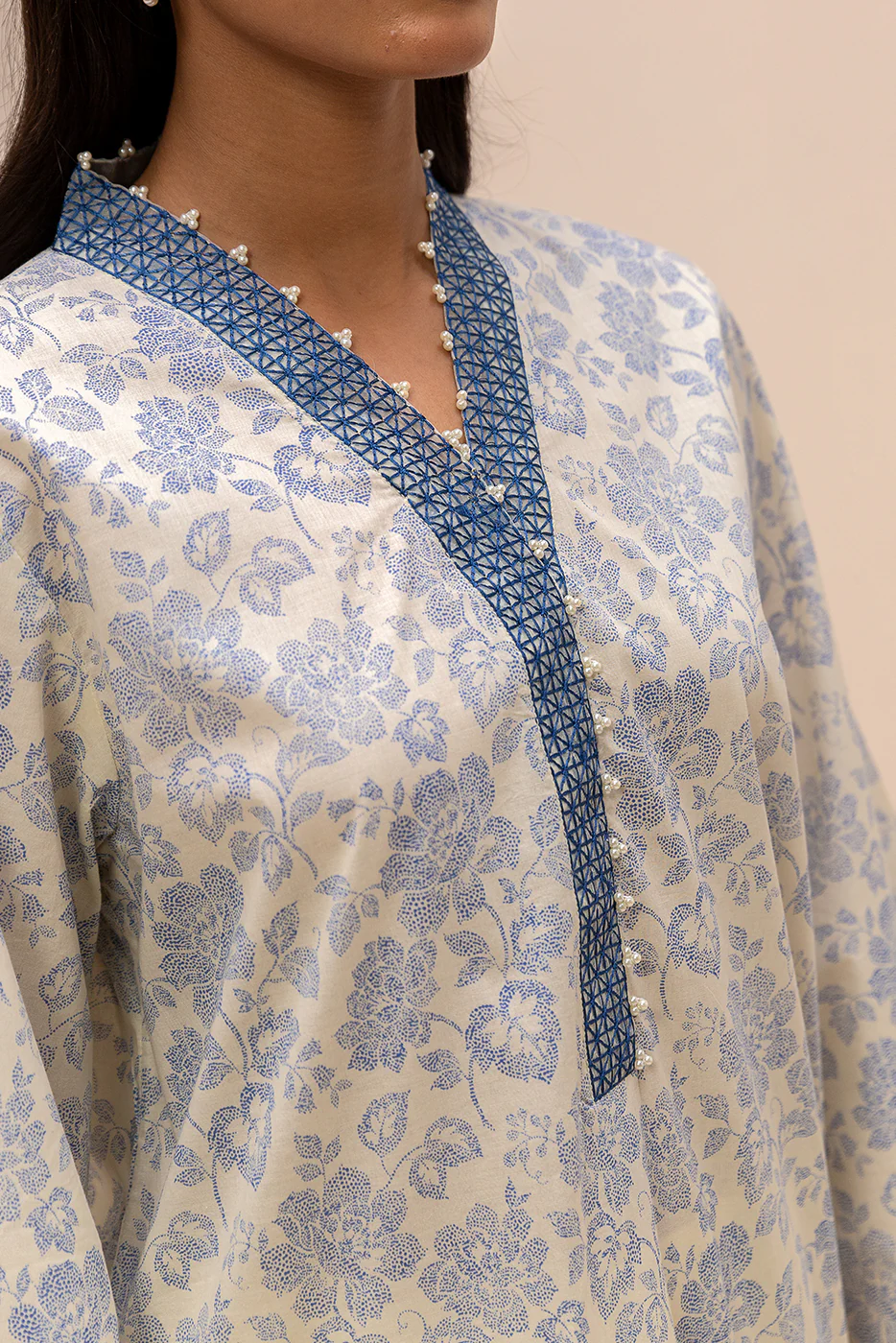 3 PIECE EMBROIDERED LAWN SUIT-CREAM DREAM (UNSTITCHED) - Image 5