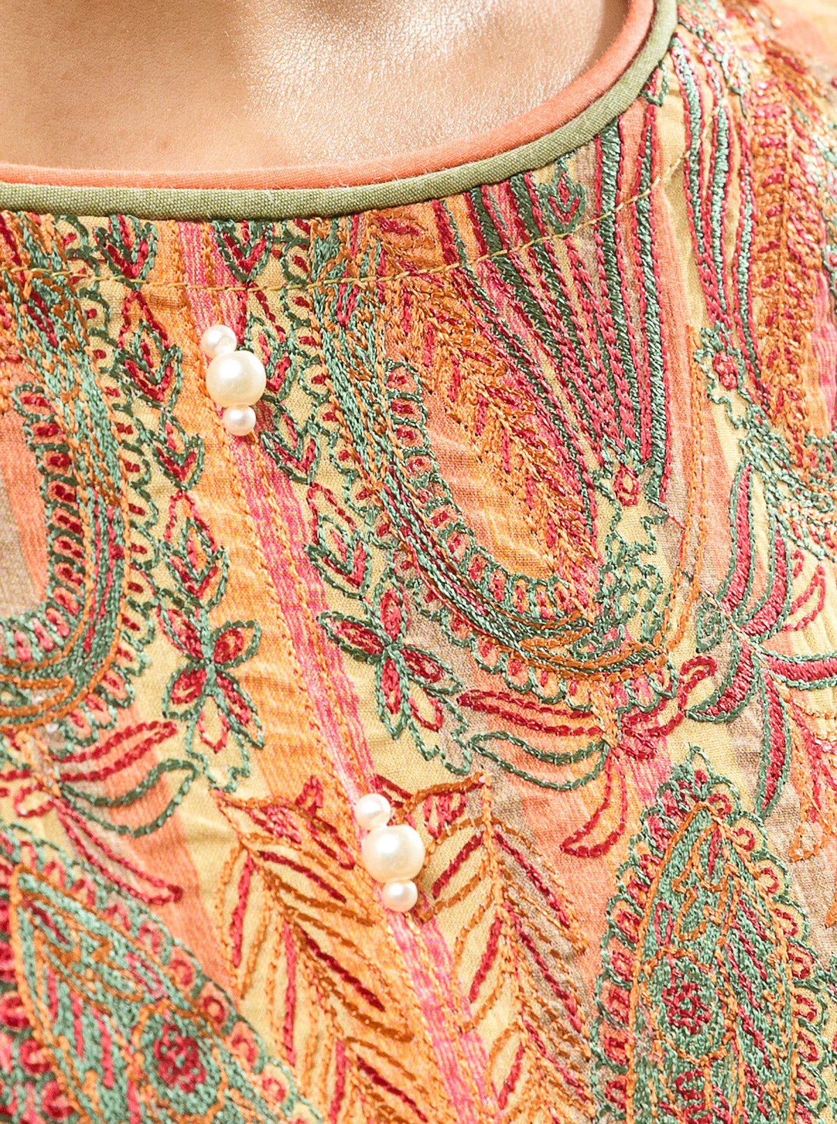 3 PIECE - EMBROIDERED LAWN SUIT - ORNAMENTAL ALLURE - Image 3
