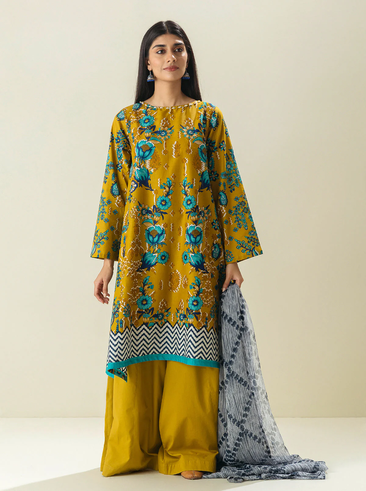2 PIECE - PRINTED LAWN SUIT - PORCELAIN DREAMS - Image 3