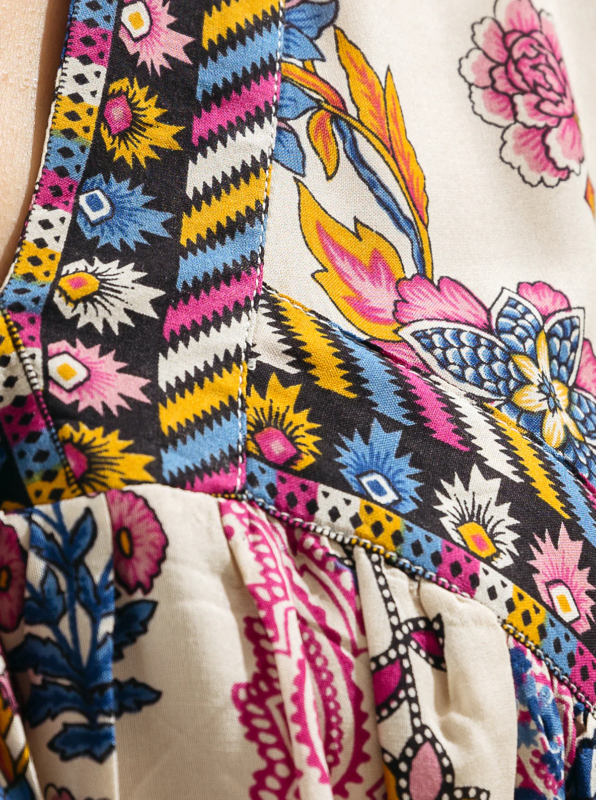 3 PIECE - PRINTED VISCOSE SUIT - CREME DE LA CREME - Image 5