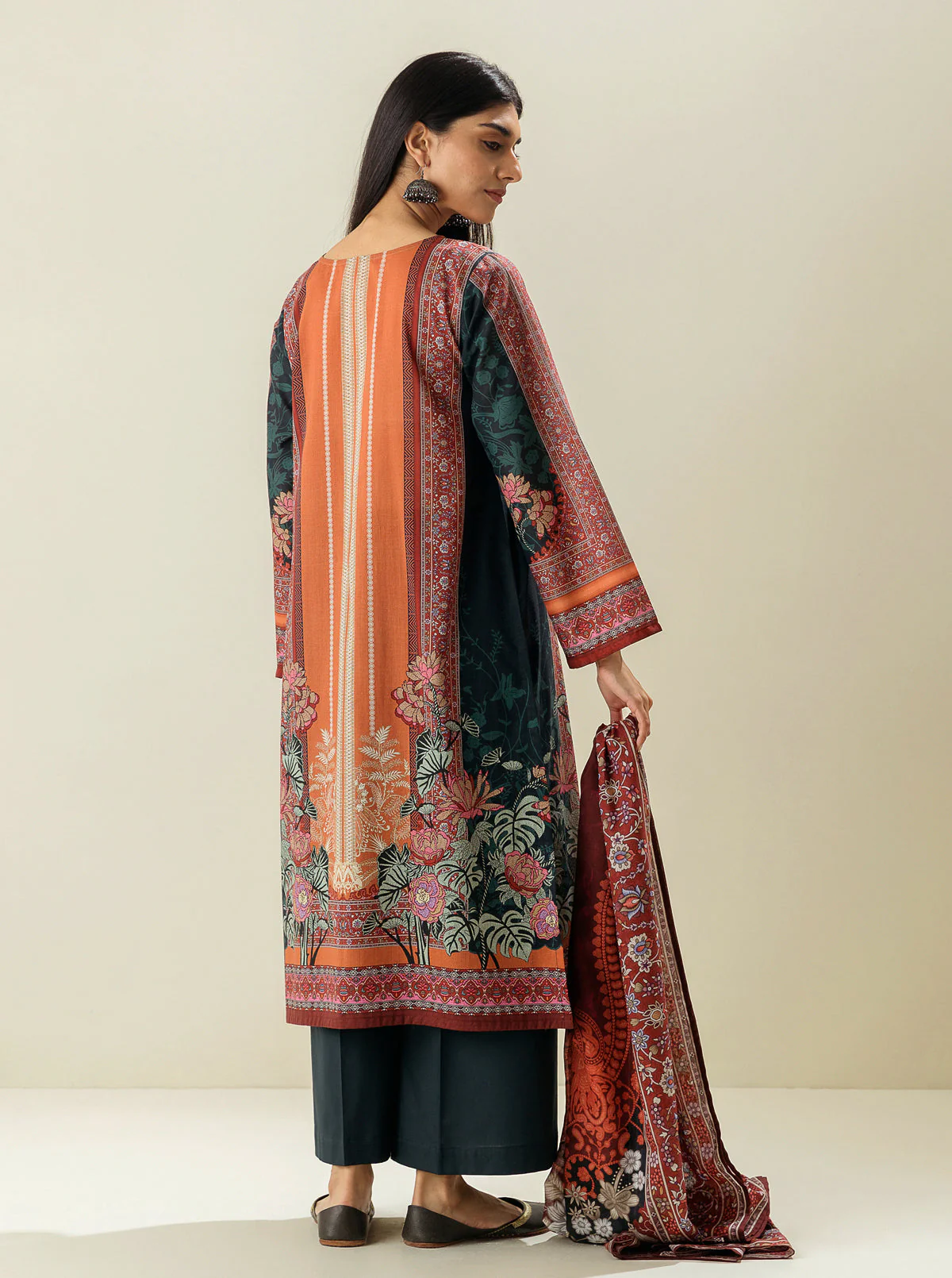 3 PIECE - PRINTED LAWN SUIT - MODERN WEAVES - Image 3