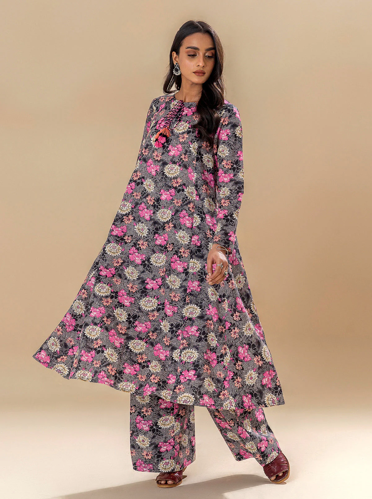2 PIECE PRINTED LAWN SUIT-EBONY BLOOM (UNSTITCHED) - Image 4