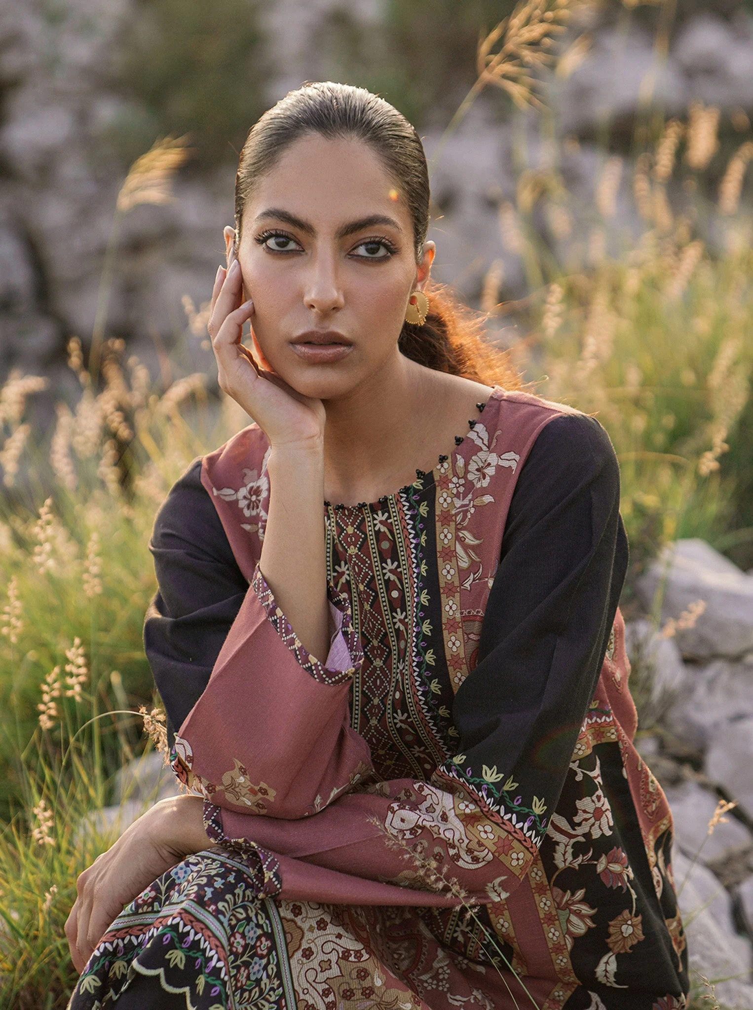1 PIECE - PRINTED KHADDAR SHIRT - EBONY GARDEN - Image 2