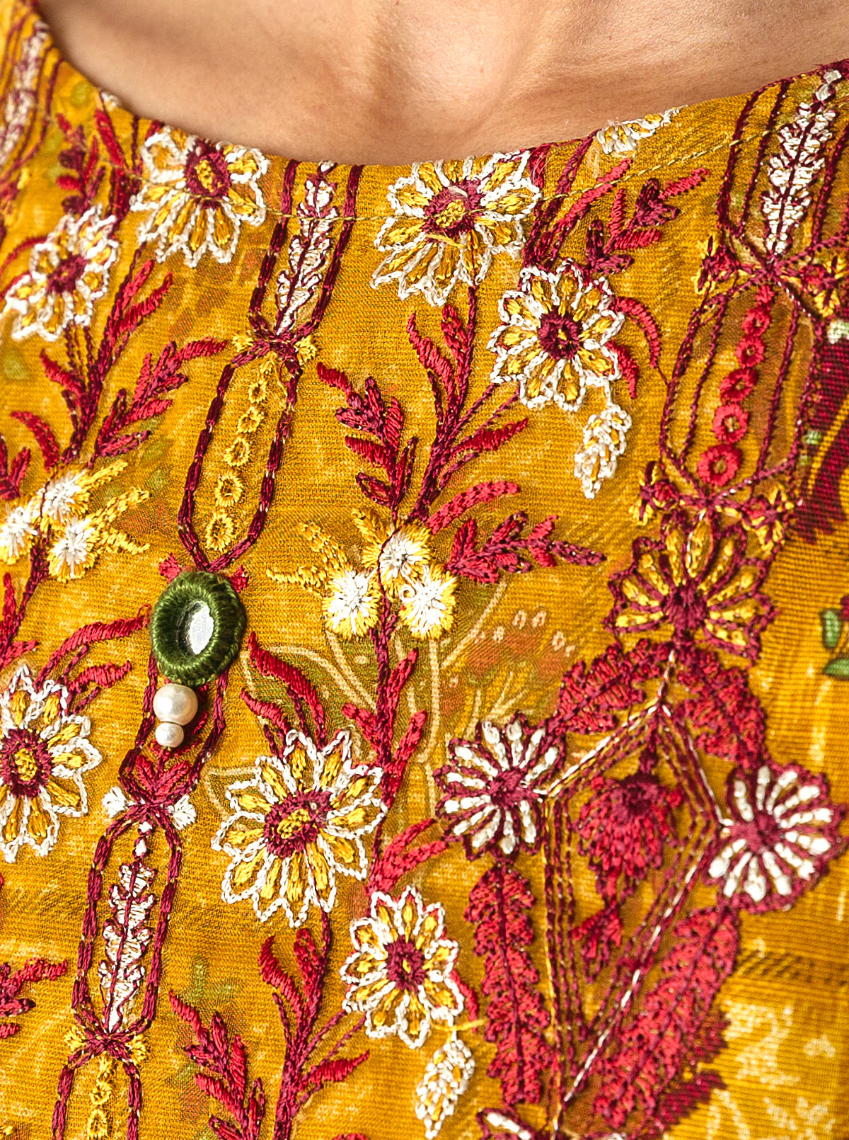 3 PIECE - EMBROIDERED KHADDAR SUIT - AMBER GARDENIA - Image 3