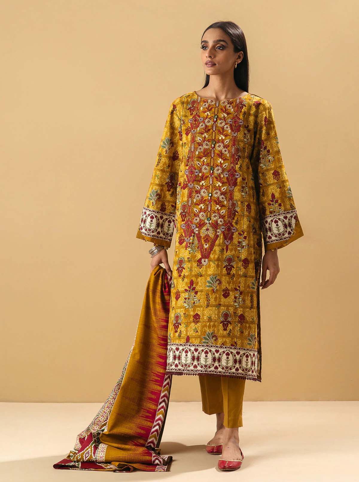 3 PIECE - EMBROIDERED KHADDAR SUIT - AMBER GARDENIA - Image 5