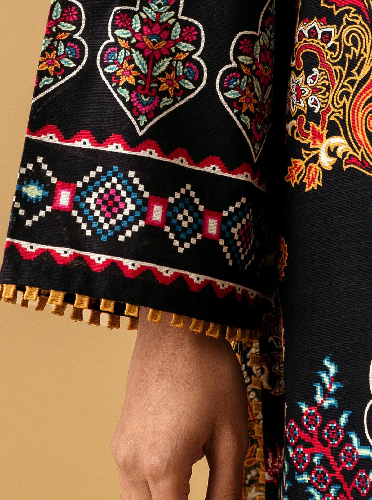 2 PIECE - PRINTED KHADDAR SUIT - BLACK FOREST - Image 3