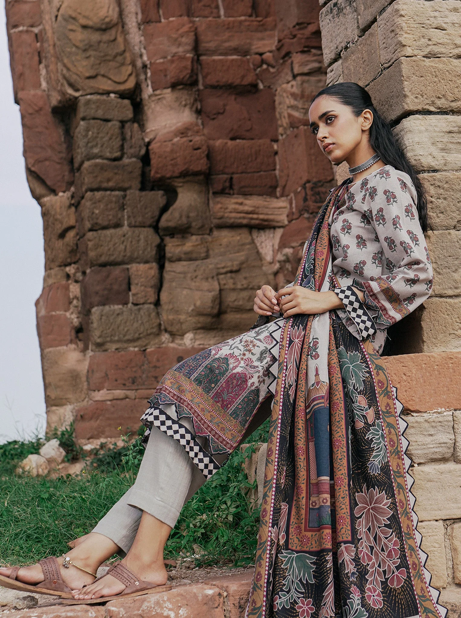 3 PIECE - PRINTED KHADDAR SUIT - CARNATION - Image 2