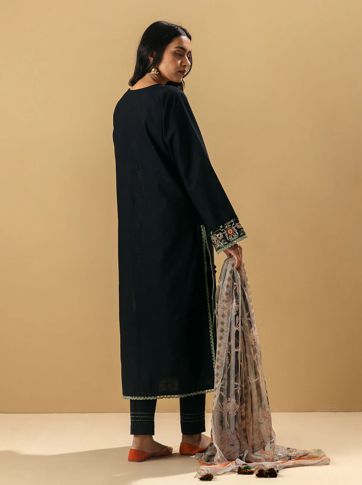 3 PIECE - EMBROIDERED KHADDAR SUIT - NOMADIC EDGE - Image 7