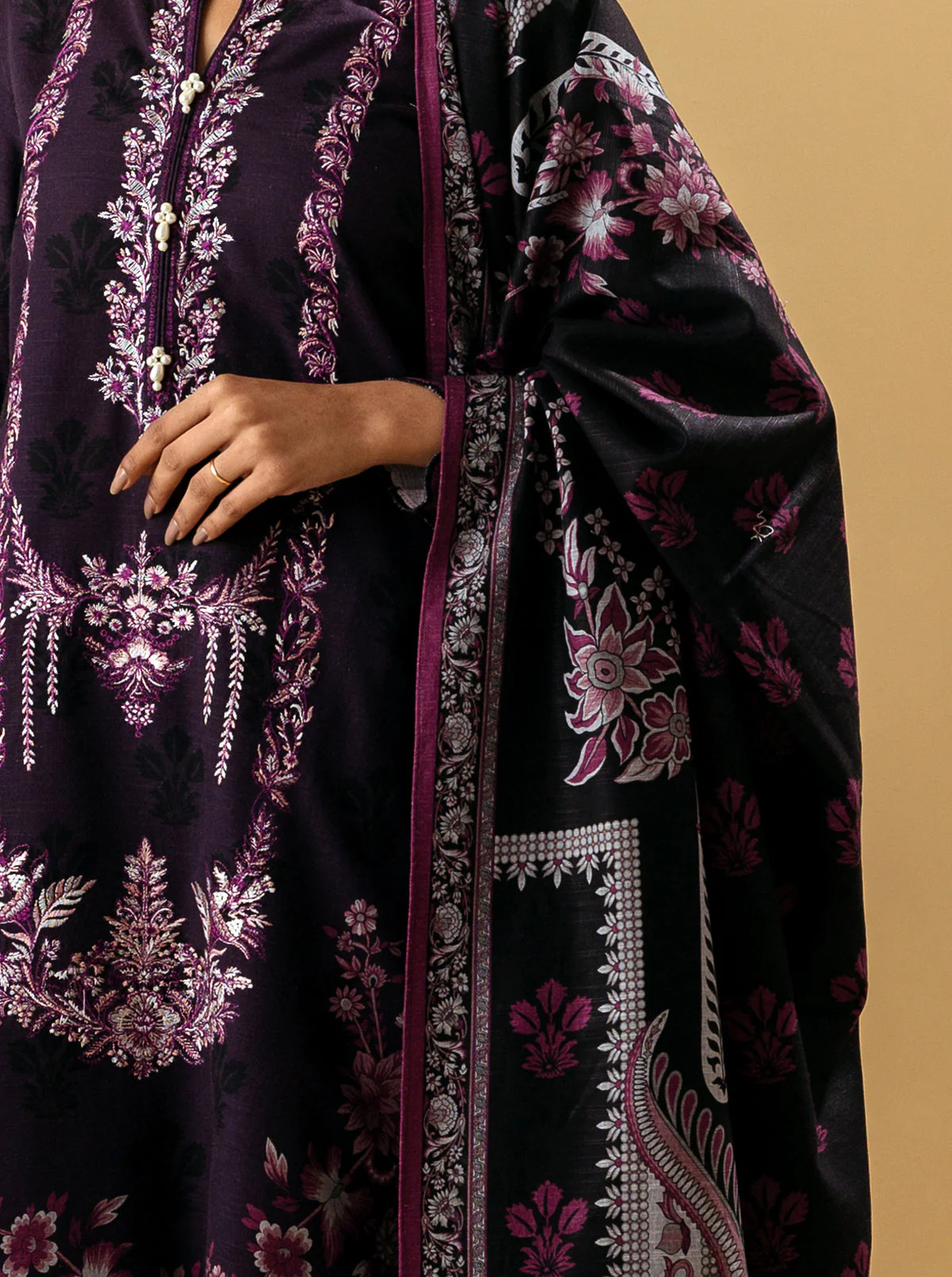 3 PIECE - EMBROIDERED KHADDAR SUIT - PLAM FLORA - Image 2