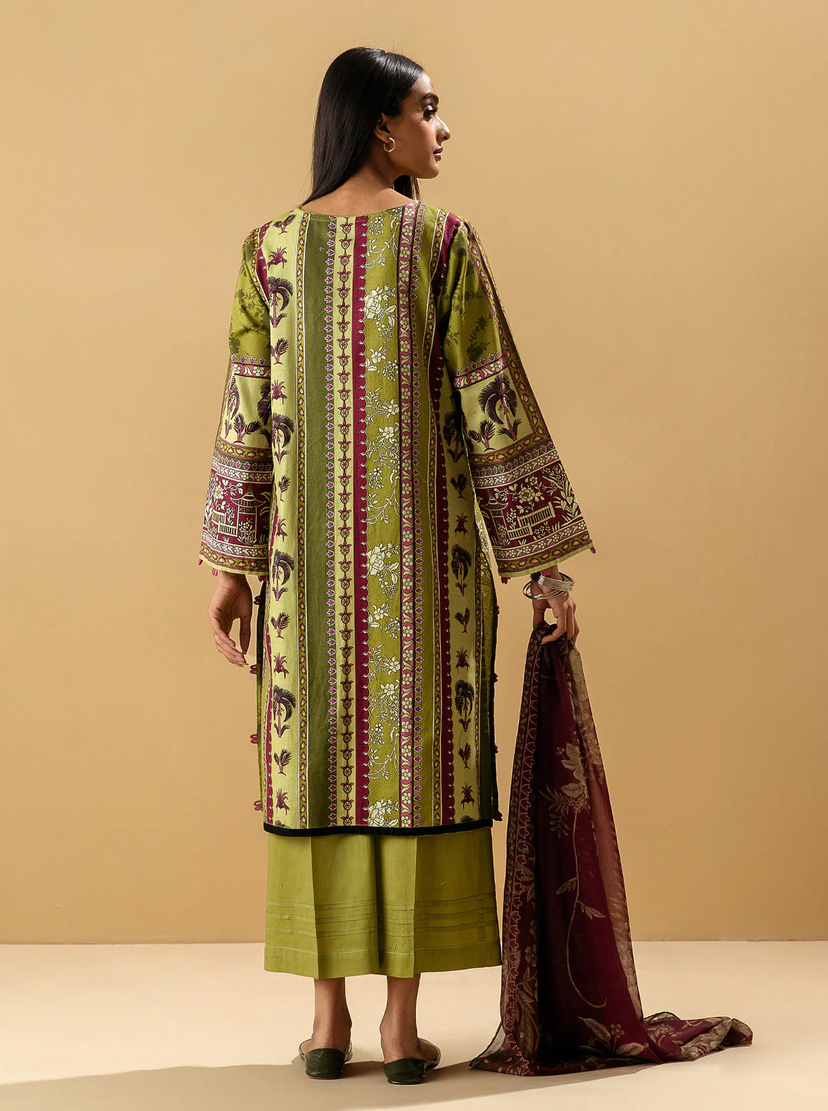3 PIECE - EMBROIDERED KHADDAR SUIT - DUSKY BLOOM - Image 5