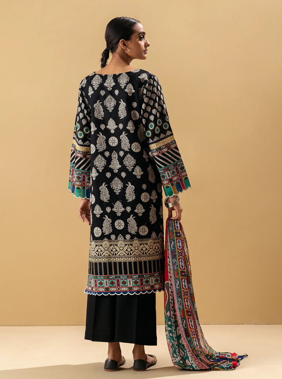 3 PIECE - PRINTED KHADDAR SUIT - DARK PAISLEY - Image 5