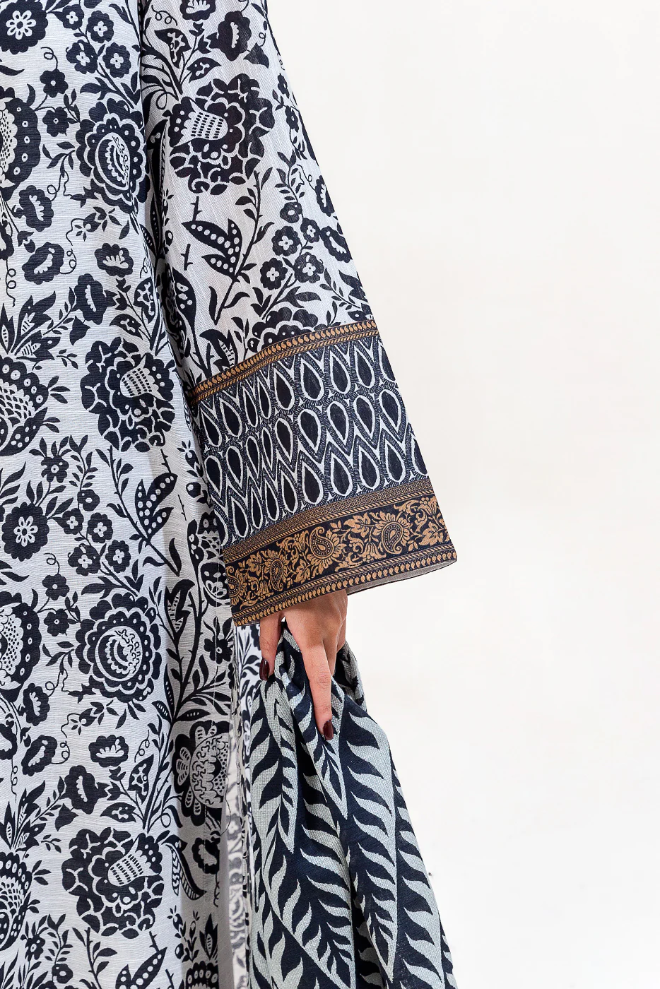 3 PIECE PRINTED KHADDAR SUIT-MONOCHROME PITCH (UNSTITCHED) - Image 6
