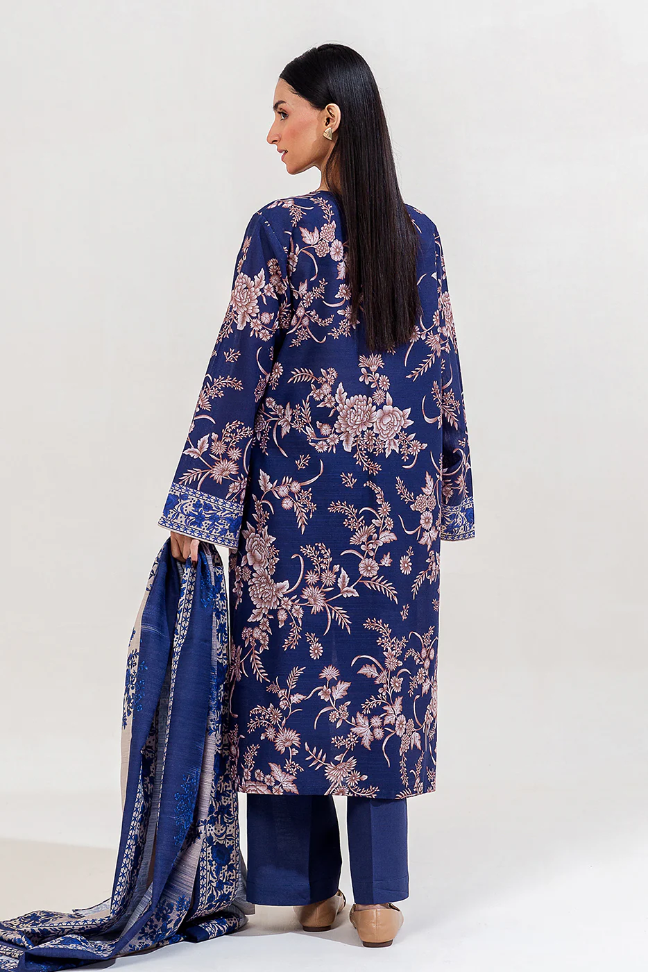 3 PIECE PRINTED KHADDAR SUIT-BERRY BLOOM (UNSTITCHED) - Image 3