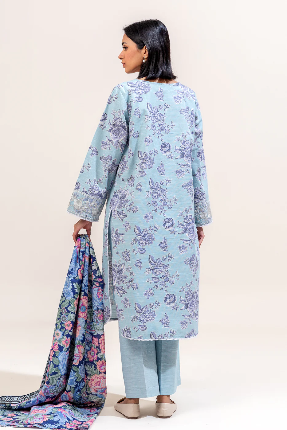 3 PIECE EMBROIDERED KHADDAR SUIT-CAROLINA DREAM (UNSTITCHED) - Image 3