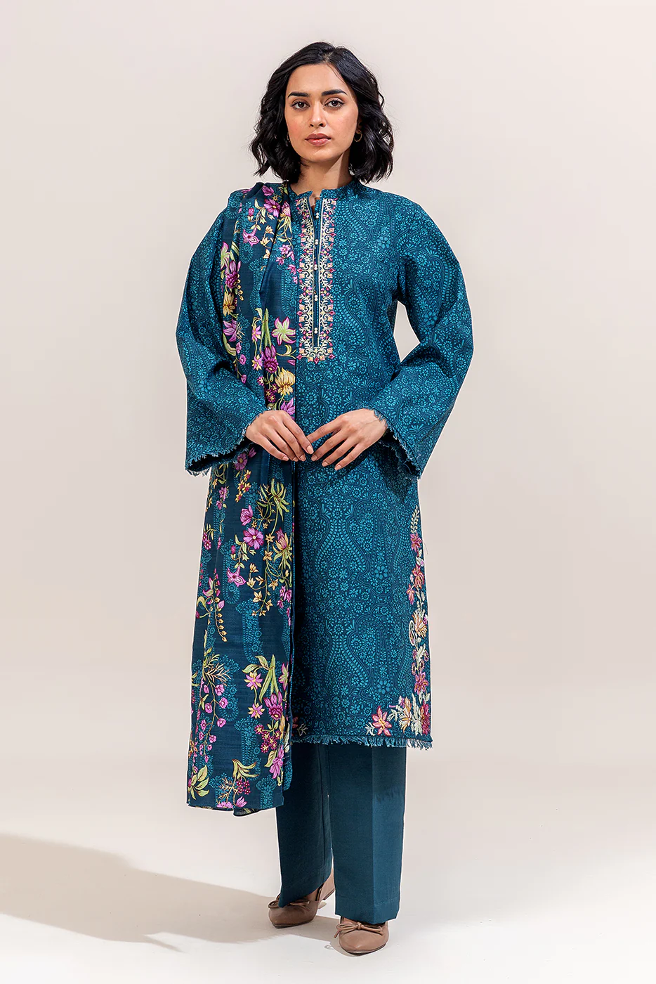 3 PIECE EMBROIDERED KHADDAR SUIT-GARDEN CHARM (UNSTITCHED) - Image 2