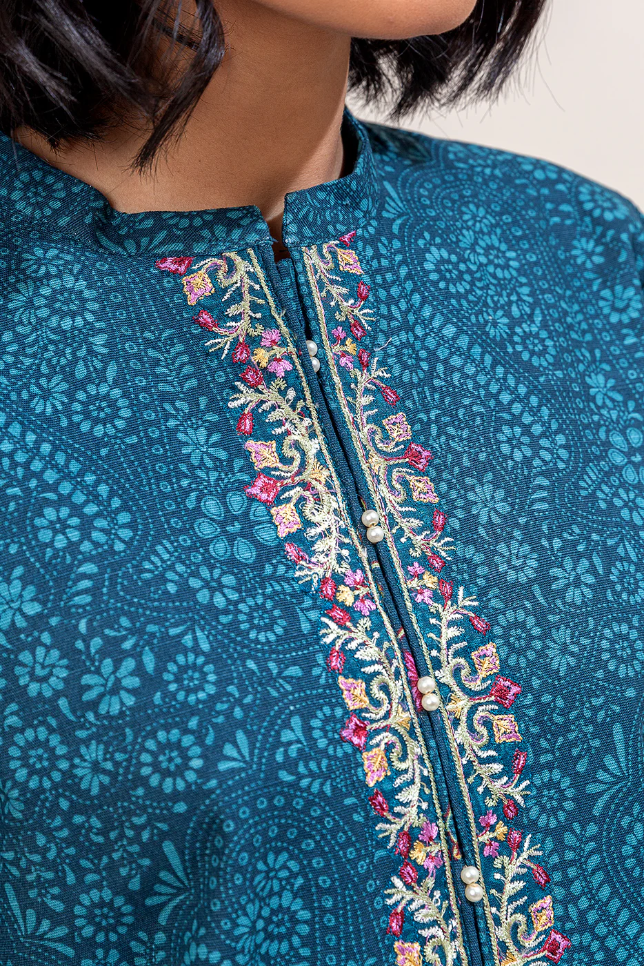 3 PIECE EMBROIDERED KHADDAR SUIT-GARDEN CHARM (UNSTITCHED) - Image 4